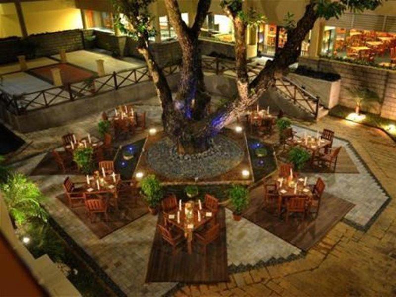 קוצ'ינג Damai Puri Resort & Spa מראה חיצוני תמונה The lobby of the hotel