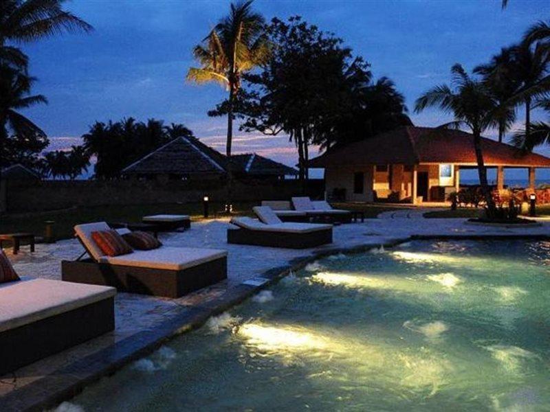 קוצ'ינג Damai Puri Resort & Spa מראה חיצוני תמונה The swimming pool at the resort