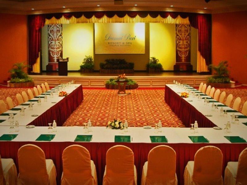קוצ'ינג Damai Puri Resort & Spa מראה חיצוני תמונה The Royal Conference Hall