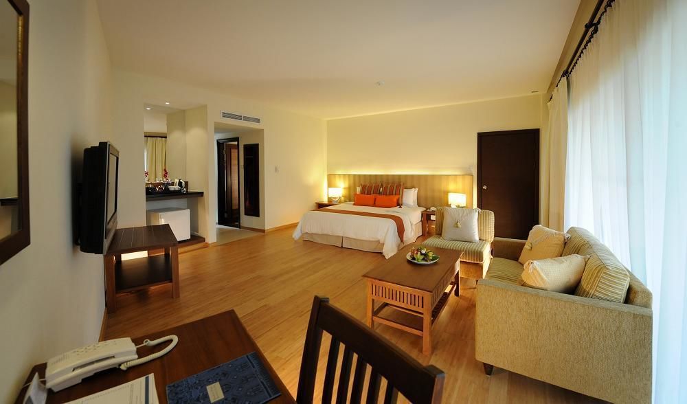 קוצ'ינג Damai Puri Resort & Spa מראה חיצוני תמונה A suite at the Park Royal Beach Resort
