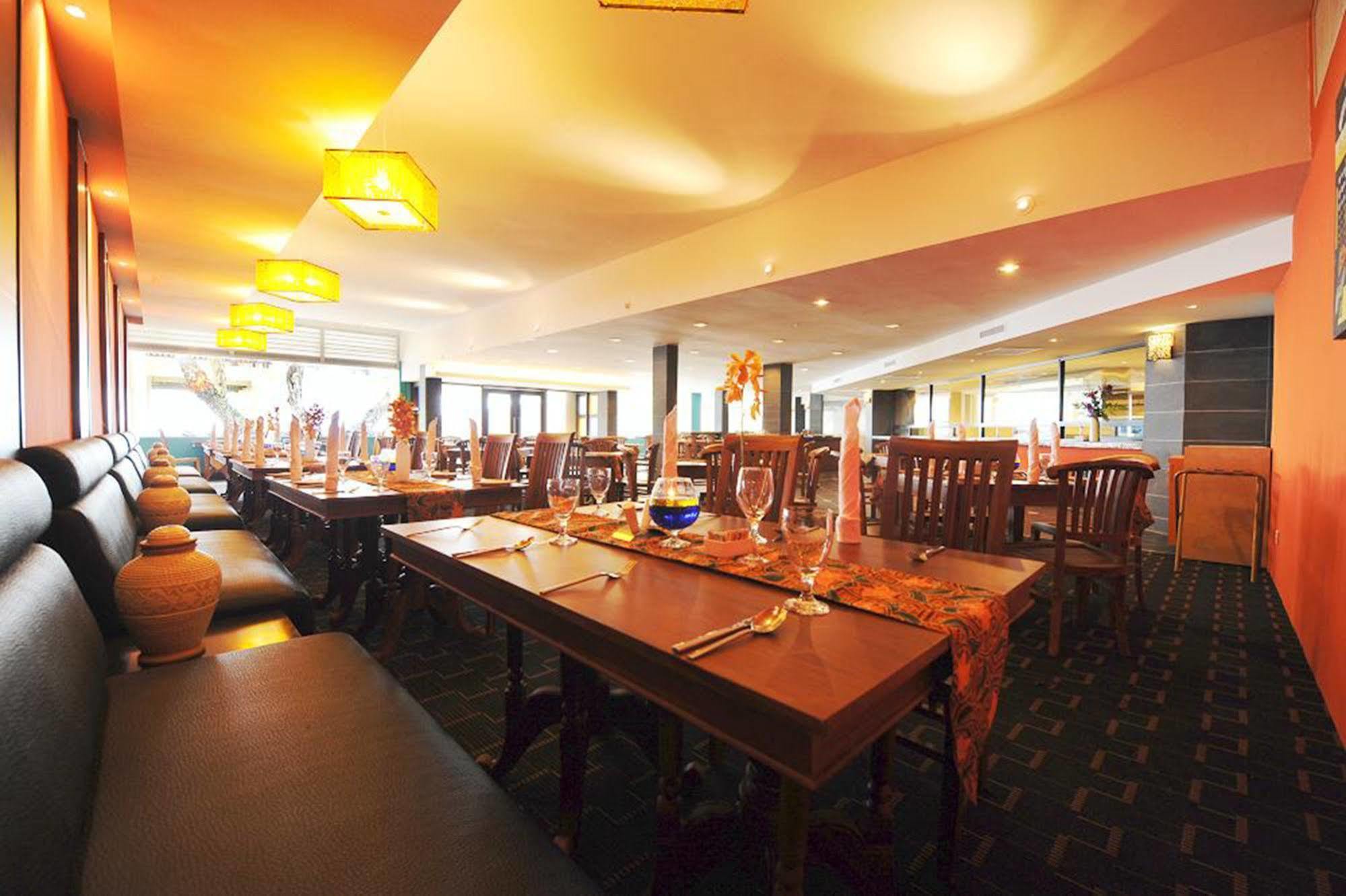 קוצ'ינג Damai Puri Resort & Spa מראה חיצוני תמונה The restaurant