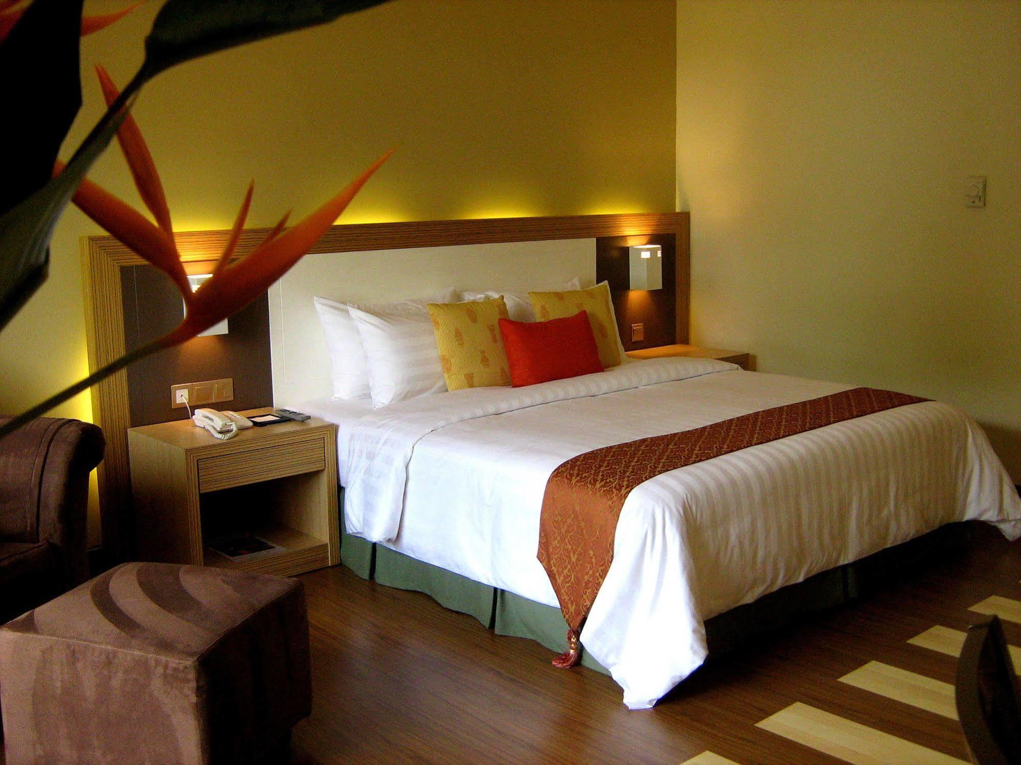 קוצ'ינג Damai Puri Resort & Spa מראה חיצוני תמונה A room at the hotel